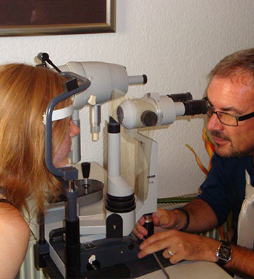 Sehtest in unserem Optikstudio in Kahl am Main Sehtest in unserem Optikstudio in Kahl am Main